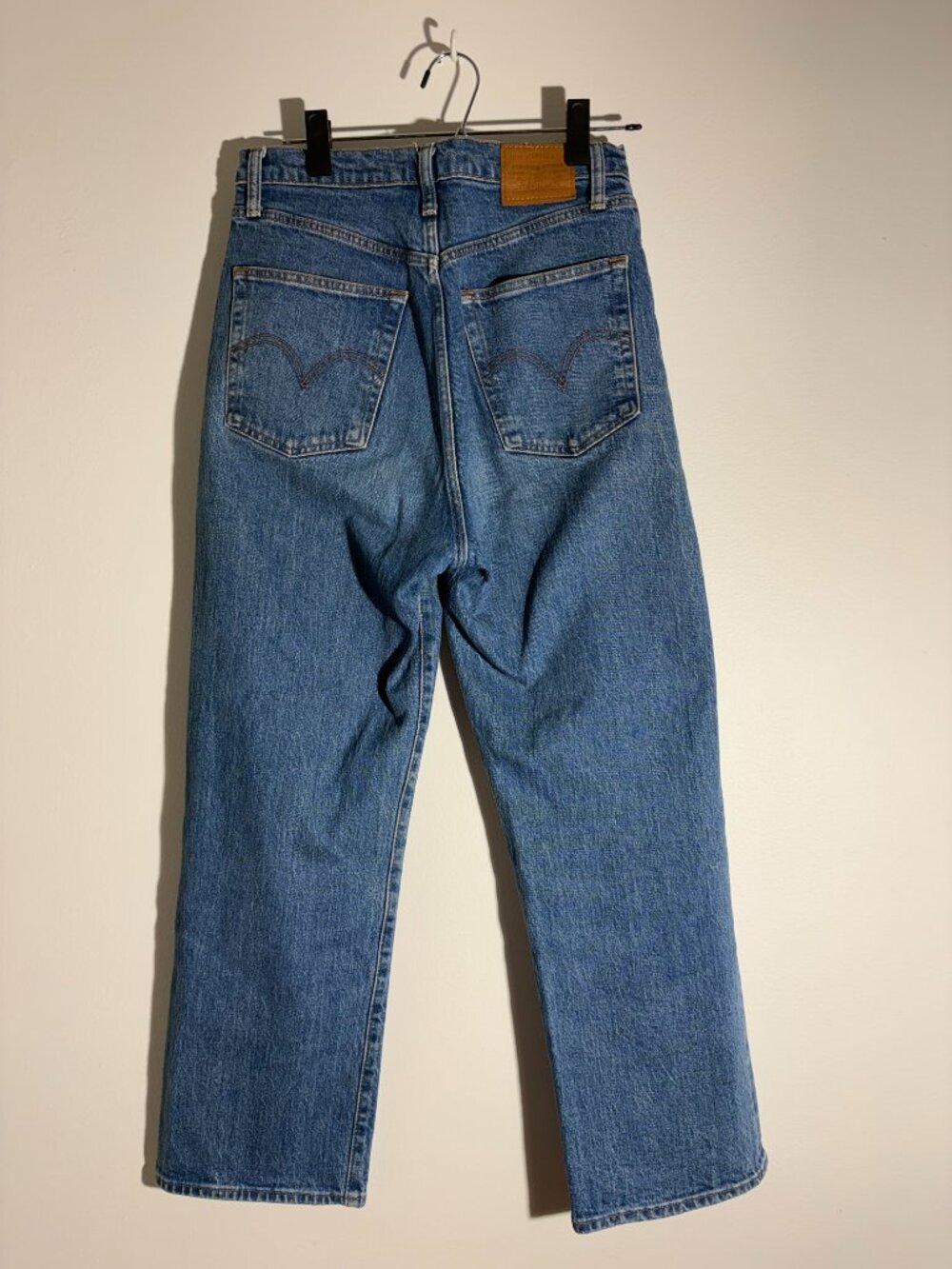 Levi's Ribcage Straight Jeans Ultra High Rise Button Fly M Wash Denim 29W/27L - Picture 2 of 5